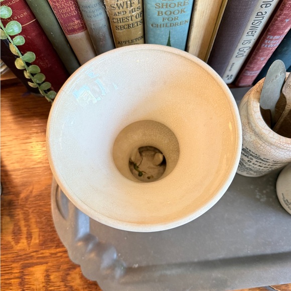 Vintage Heavily Crazed & Stained Ceramic Urn Vase with Double Handles - Picture 4 of 16